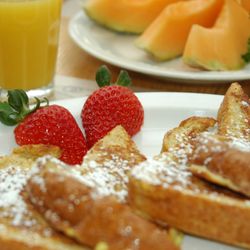 Windsor Guest House - Delicious French toast will give you energy for a beautiful day.
