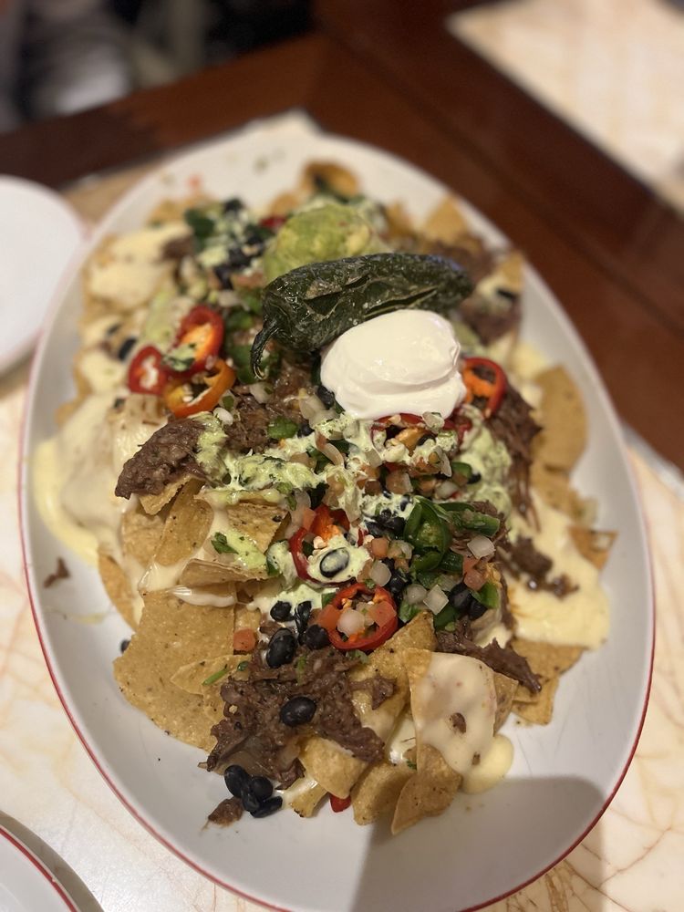 Charlie’s Sports Bar - Photo 3