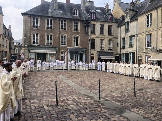 Notre-Dame de Bayeux by null