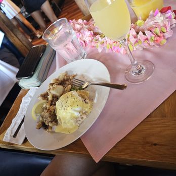 Harbor Pub & Pizza - Single order crab benedict with mimosa - Pizza Near Me - Honolulu, Hawaii Harbor Pub & Pizza - Single order crab benedict with mimosa - Pizza Near Me - Honolulu, Hawaii