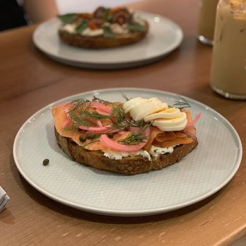 Craft & Common - Smoked Salmon Toast with Egg - Coffee & Tea Near Me - Orlando, Florida Craft & Common - Smoked Salmon Toast with Egg - Coffee & Tea Near Me - Orlando, Florida