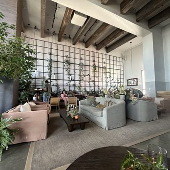 Harriet's Rooftop - Inside - Cocktail Bars Near Me - Nashville, Tennessee