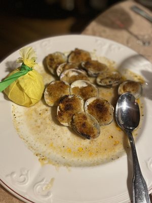 The Polo Lounge by null