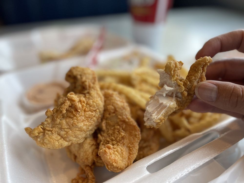 RAISING CANE’S CHICKEN FINGERS Updated September 2024 25 Photos