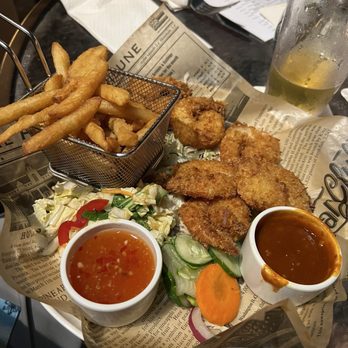 Duke's Waikiki - Coconut Shrimp and Fries - Hawaiian Near Me - Honolulu, Hawaii