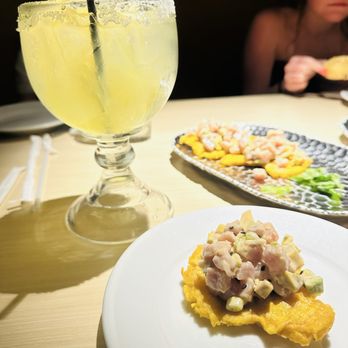 Peña Blanca - Tuna tartar - Desserts Near Me - Aguadilla Pueblo, Puerto Rico