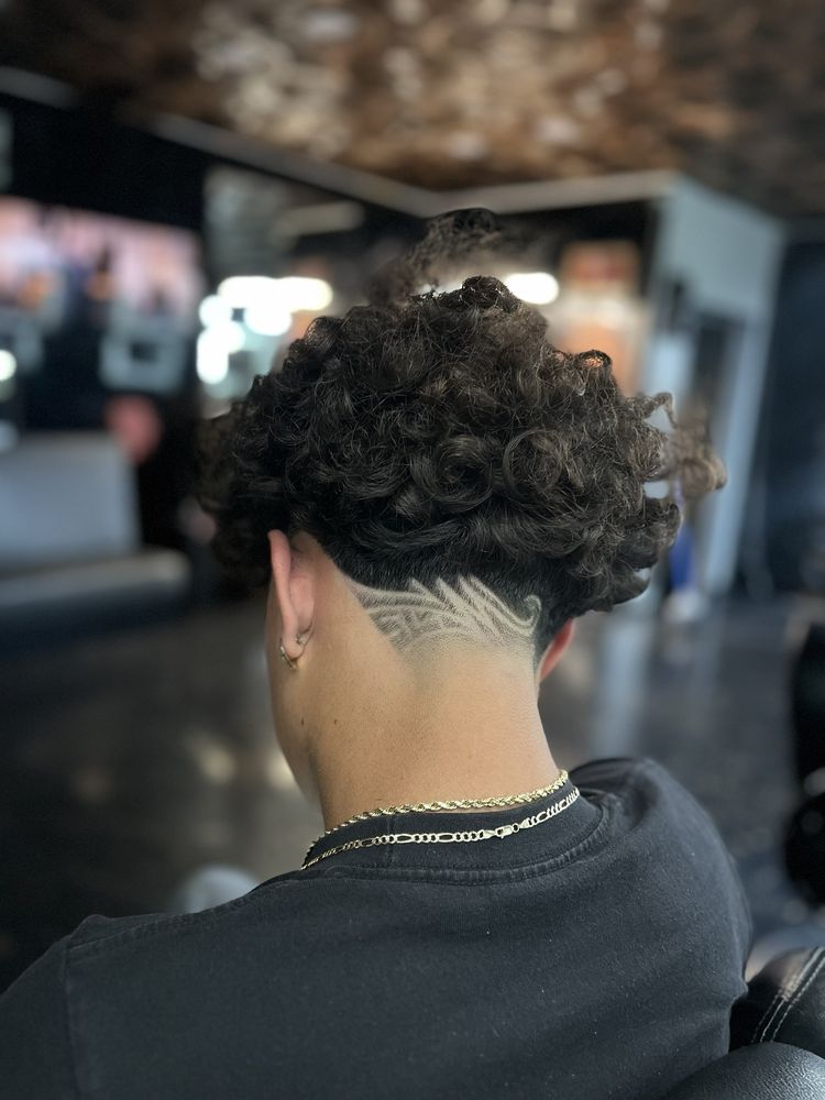 562s Barbershop Logo