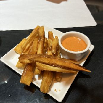 La Embajada - Yuka Fries - Mediterranean Near Me - Miamisburg, Ohio