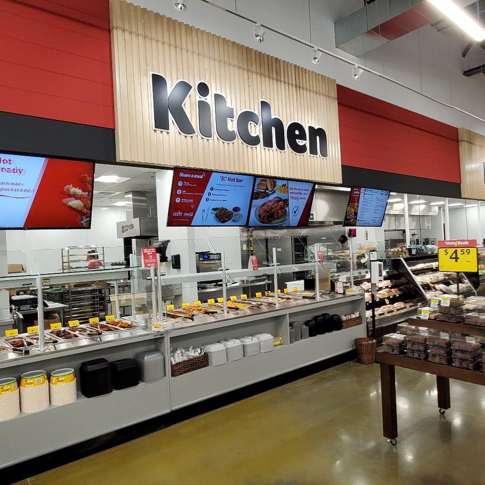 Winn-Dixie - This is kind of modeled after the big 'P', with focus on fare that will give QSRs a run for their money - Grocery Near Me - Lake Mary, Florida Winn-Dixie - This is kind of modeled after the big 'P', with focus on fare that will give QSRs a run for their money - Grocery Near Me - Lake Mary, Florida
