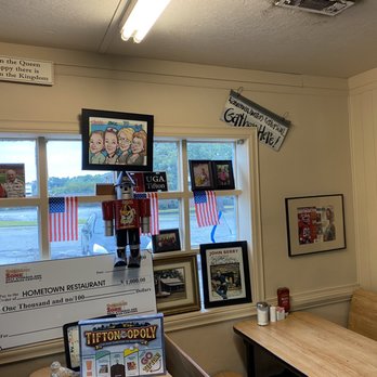 Northside Cafe - Decor - Cafes Near Me - Tifton, Georgia Northside Cafe - Decor - Cafes Near Me - Tifton, Georgia