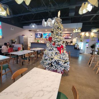 Autea Sweets & Eats - Inside - Bubble Tea Near Me - Chicago, Illinois