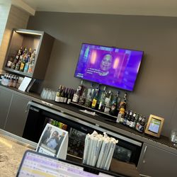 The Club SJC A8 - Full bar