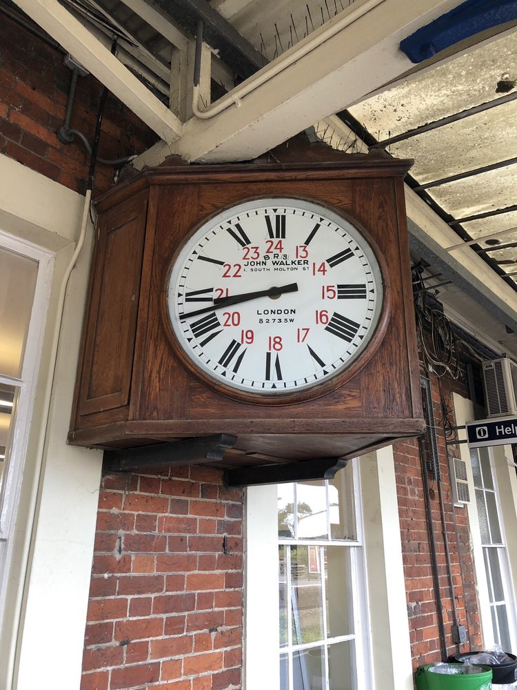 ANDOVER RAILWAY STATION Updated June 2024 Andover, Hampshire, United Kingdom Train