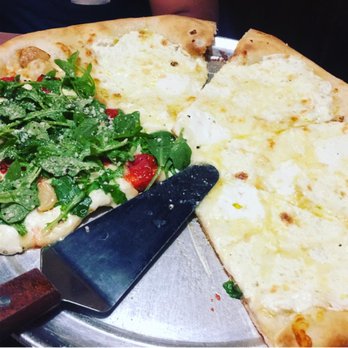 Five Points Pizza - Italian Near Me - Nashville, Tennessee