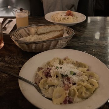 Pagliacci's - Hemingway, amazing table bread, old fashioned, pagliacci sour, seafood pasta - Seafood Near Me - Victoria, British Columbia