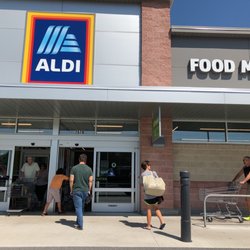 ALDI - Front of the store