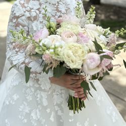 Blue Daisy Floral & Design - Bridal bouquet