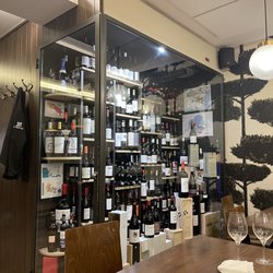 O Piorno - Plenty of wine to go around.