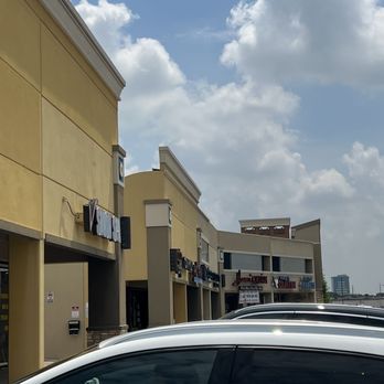 V Salon Spa - This place doesn't match the number on the listing. - Hair Salons Near Me - Houston, Texas V Salon Spa - This place doesn't match the number on the listing. - Hair Salons Near Me - Houston, Texas