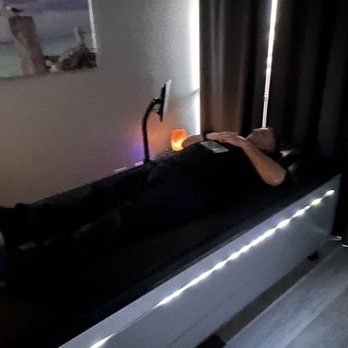 TIER Wellness - My hubby trying the sola jet water massage therapy bed - Chiropractors Near Me - Long Beach, California TIER Wellness - My hubby trying the sola jet water massage therapy bed - Chiropractors Near Me - Long Beach, California