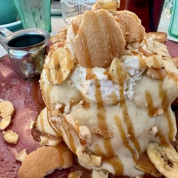Collins Quarter at Forsyth - Banana pudding French toast. - New American Near Me - Savannah, Georgia