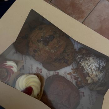 Salted Butter - Box of pastries; chocolate chip cookie, brown butter almond croissant, chocolate croissant, and a few olive oil cupcakes! - Desserts Near Me - Pasadena, California Salted Butter - Box of pastries; chocolate chip cookie, brown butter almond croissant, chocolate croissant, and a few olive oil cupcakes! - Desserts Near Me - Pasadena, California