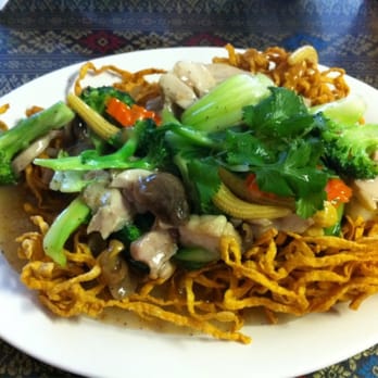 Bayon Restaurant - Chicken & Veggies over Crunchy Noodle - Vietnamese Near Me - Stockton, California Bayon Restaurant - Chicken & Veggies over Crunchy Noodle - Vietnamese Near Me - Stockton, California