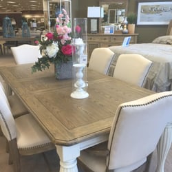 Value City Furniture - Dining room furniture