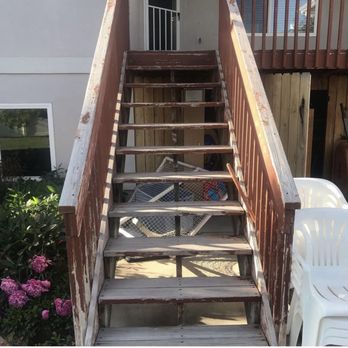 Clarks Custom Construction - the steps leading up to the deck - General Contractors Near Me