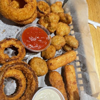 Eben's Hearth - Sample Platter - American Near Me - Potsdam, New York Eben's Hearth - Sample Platter - American Near Me - Potsdam, New York