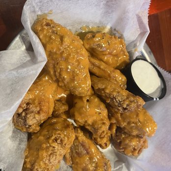 Hooters - Traditional Wing with mild sauce - American Near Me - Midlothian, Virginia Hooters - Traditional Wing with mild sauce - American Near Me - Midlothian, Virginia
