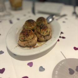 MUSHROOMS STUFFED WITH CRABMEAT