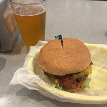 Jeffrey's Hamburgers - Bacon cheddar cheese - Burgers Near Me - San Mateo, California