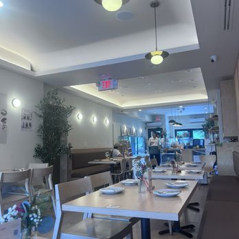AURI - Almost empty on the eve of July 4th - Bakeries Near Me - Fort Lee, New Jersey