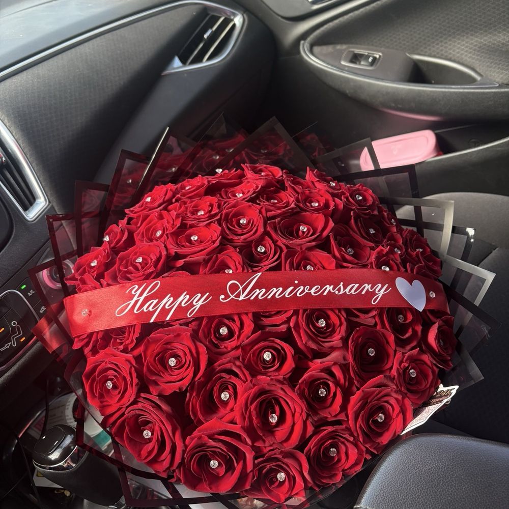 24k Rose Petals - 50 count red rose bouquet - Floral Designers Near Me 24k Rose Petals - 50 count red rose bouquet - Floral Designers Near Me