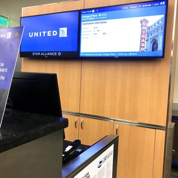 United Airlines - Concourse F4 - Airlines Near Me - Chicago, Illinois