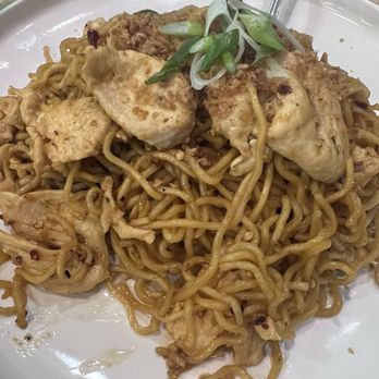Delish Thai Kitchen - Garlic Noodles - Thai Near Me - North Hollywood, California