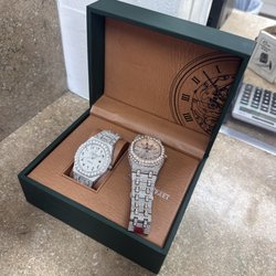 Naranja Trading Post Pawn - Came to test the diamonds and take some links off work was done amazing!! Definitely recommend this store!!!