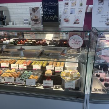 Le Macaron French Pastries - The macaroons and other treats - Macarons Near Me - Wesley Chapel, Florida Le Macaron French Pastries - The macaroons and other treats - Macarons Near Me - Wesley Chapel, Florida