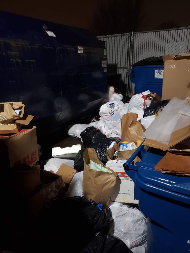 GATEWAY VILLAGE APARTMENTS Updated September 2024 26 Photos & 30