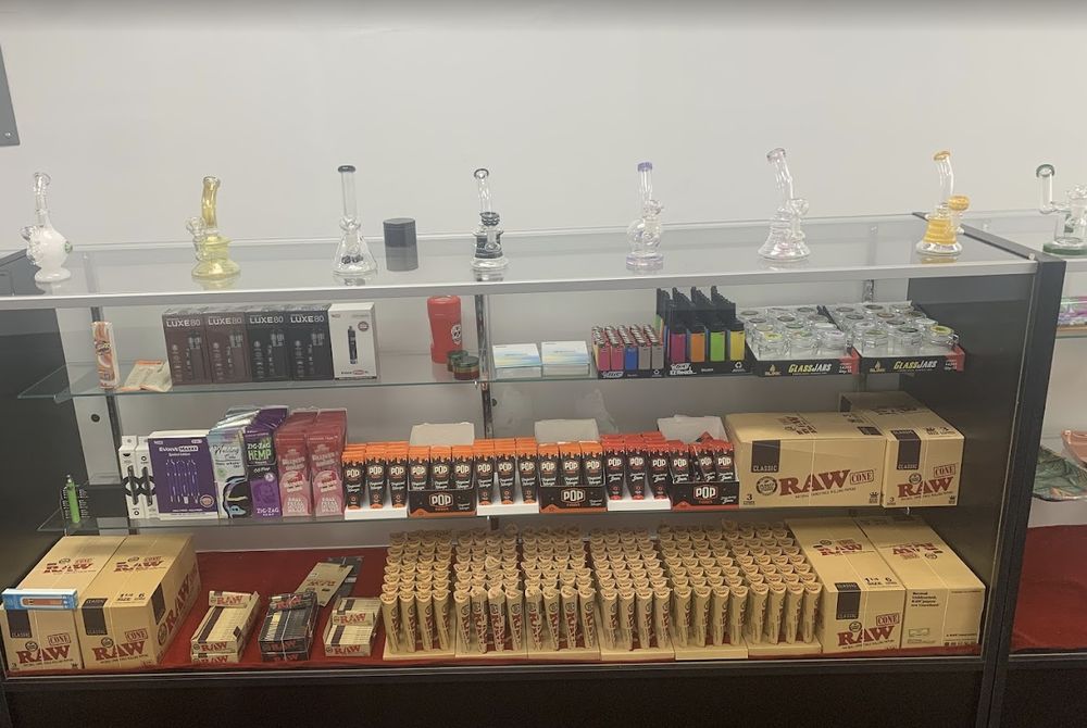 J SMOKE SHOP Updated May 2024 Yelp