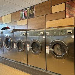 Rosie's Laundry - Machines