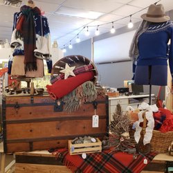 Flippers Antiques and Estate Sales - Lots of Christmas  decor showing up
