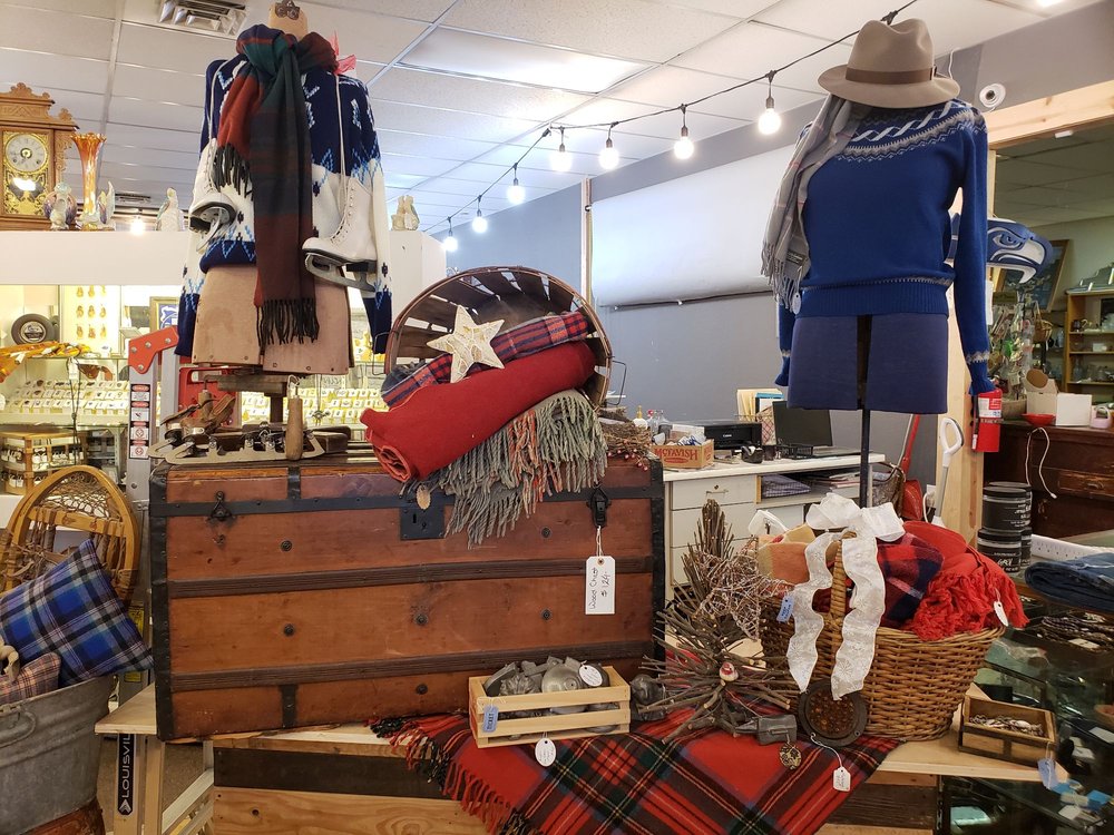 Flippers Antiques and Estate Sales, Yakima Roadtrippers