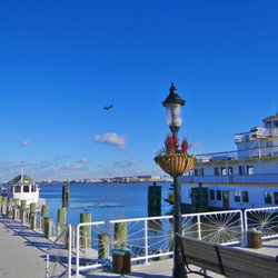 Potomac River Waterfront Park - Www.vivajando.com