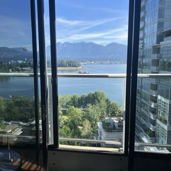 Pinnacle Hotel Harbourfront - Room with a view! - Hotels Near Me - Vancouver, British Columbia Pinnacle Hotel Harbourfront - Room with a view! - Hotels Near Me - Vancouver, British Columbia