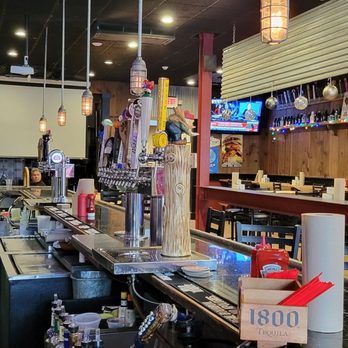 Bobbique - Bar and dining area - Barbeque Near Me - Patchogue, New York