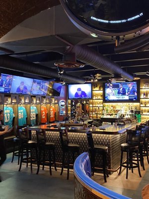 Old Tom's Sports Bar Kendall by null