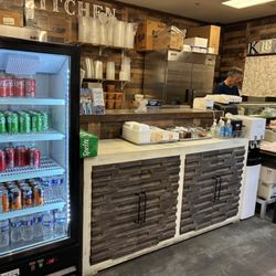 Mandoo Rang - The drinks, seasonings, and peripherals counter.