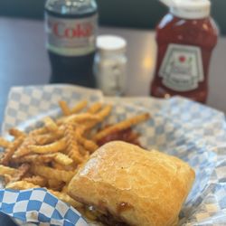 Willows Huckleberry Land - Frozen fries; tasteless burger.